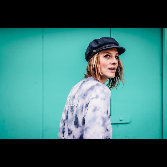 Peloton SG tie dye sweatshirt with flaws - Picture 5 of 11